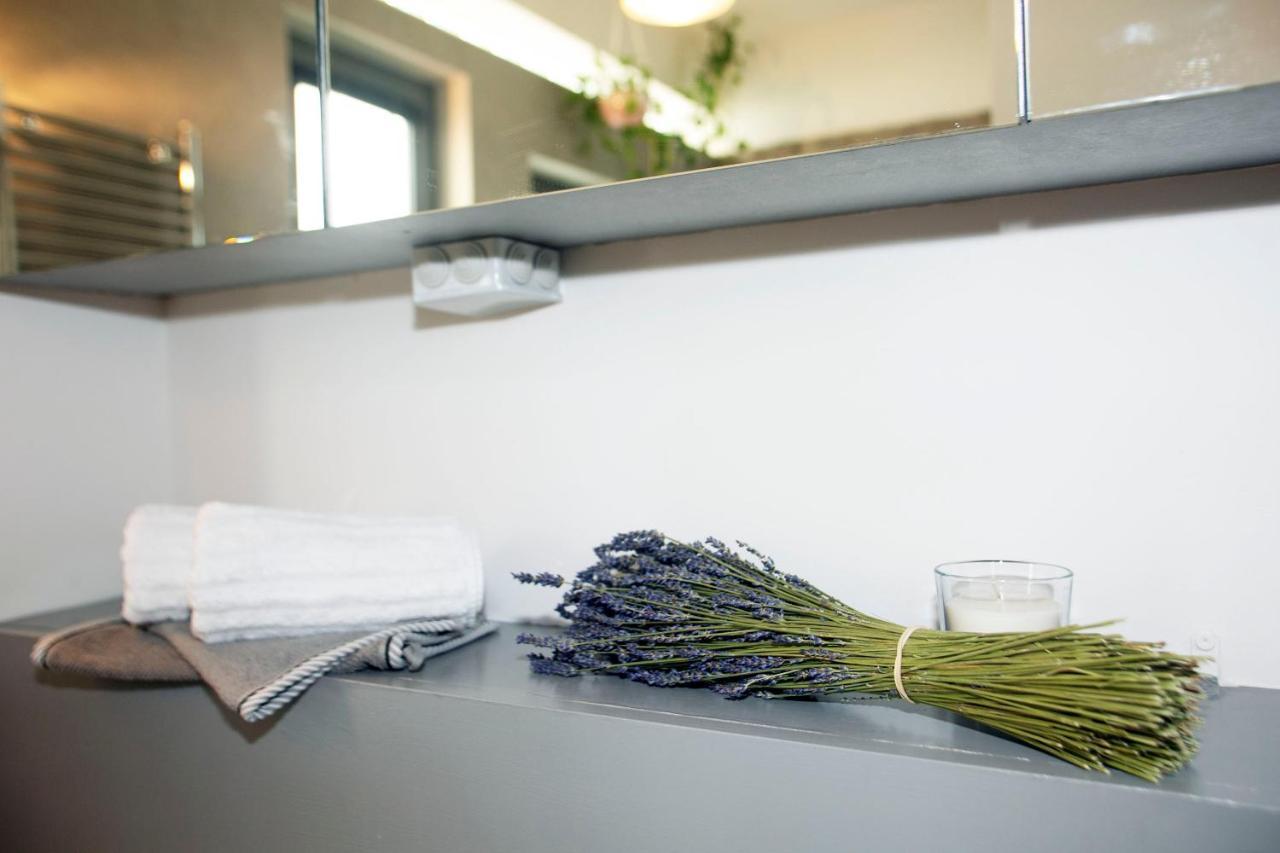Spacious Suite With Luxury Bath Athens Ngoại thất bức ảnh