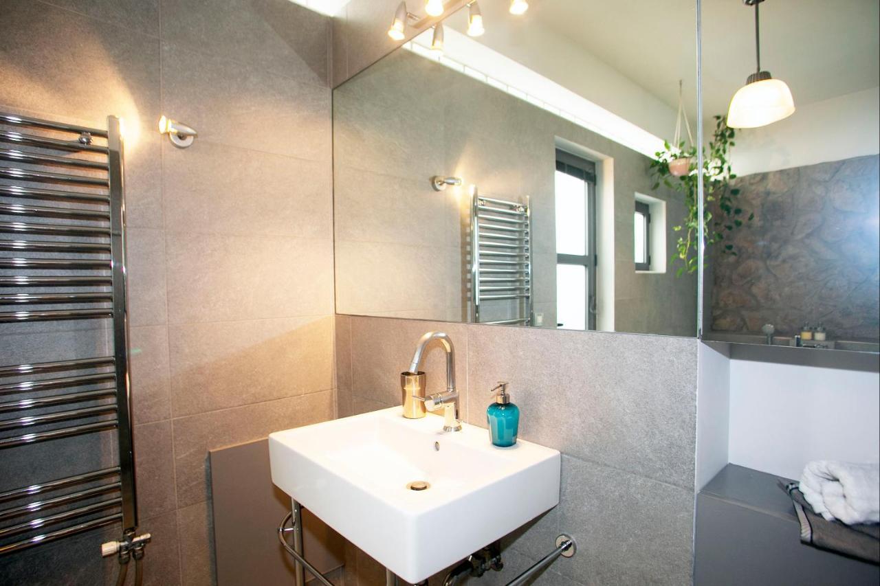 Spacious Suite With Luxury Bath Athens Ngoại thất bức ảnh